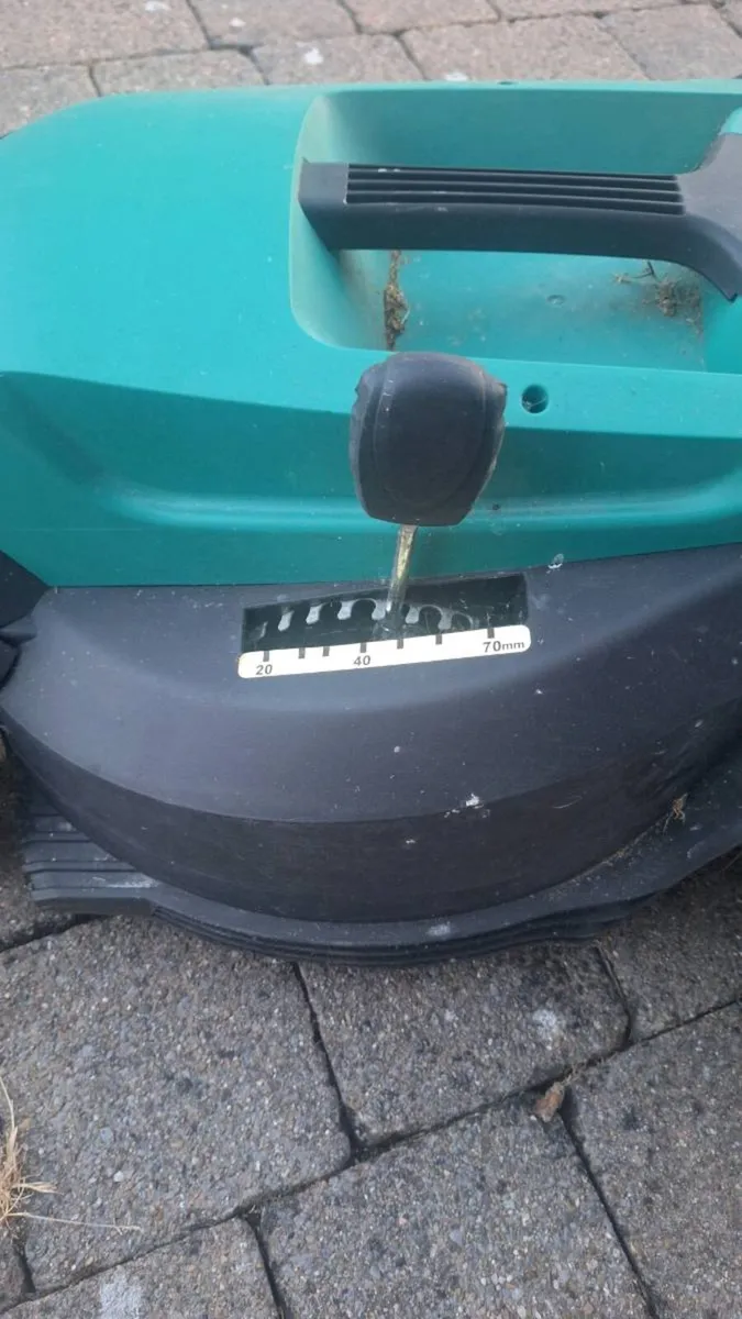 Electric lawnmower - Image 4