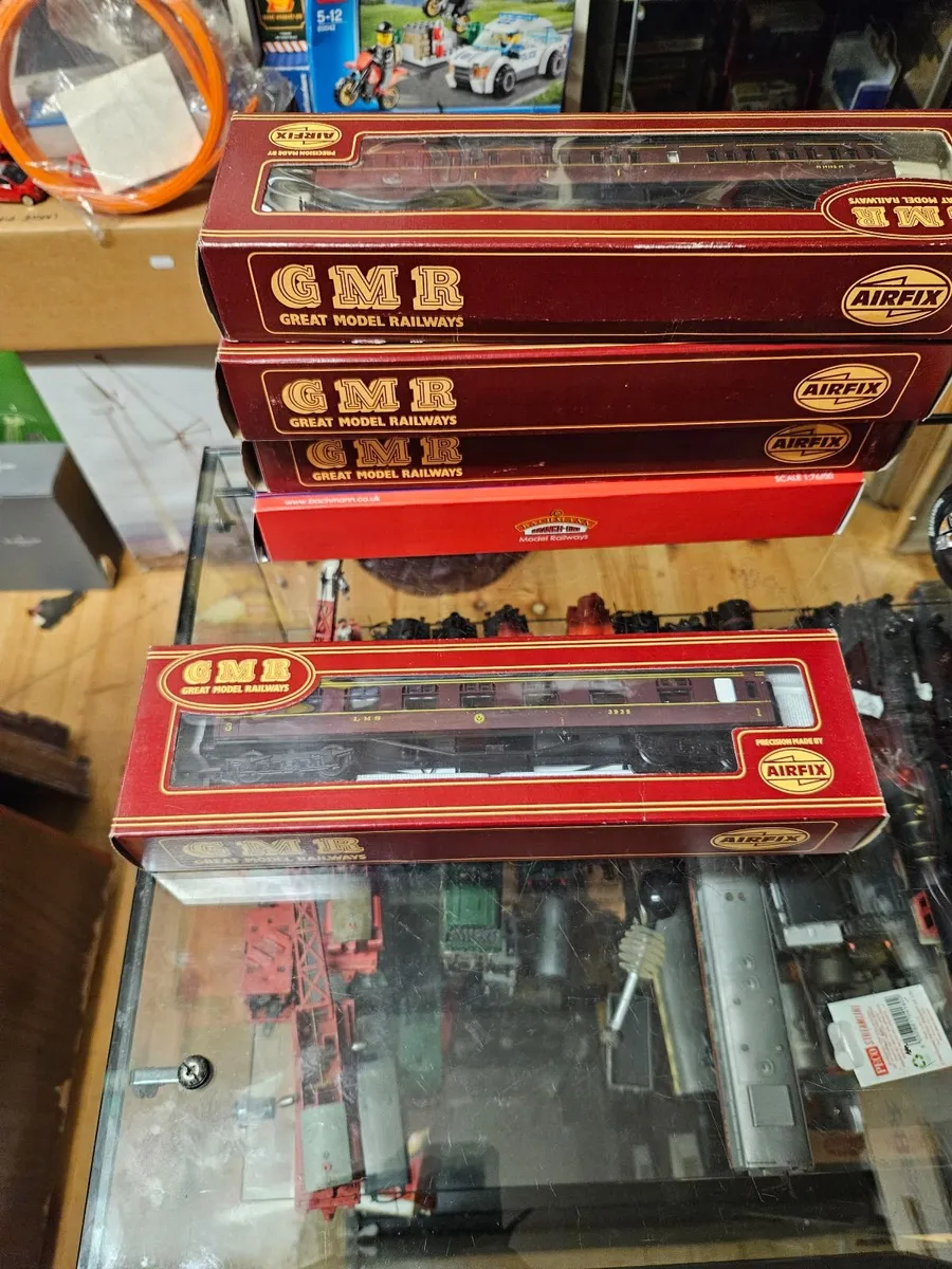 Hornby Airfix OO Gauge Carraige