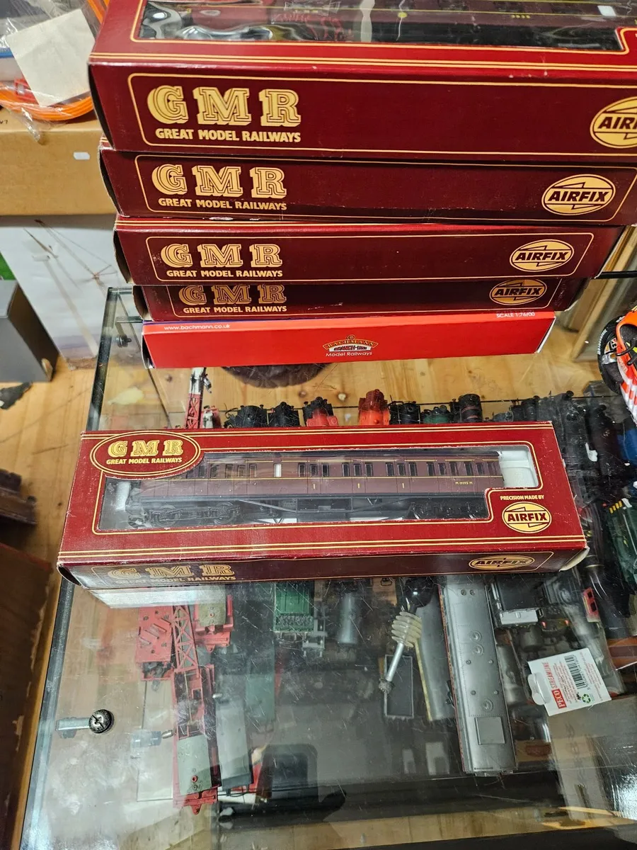 Hornby Airfix OO Gauge Carraige