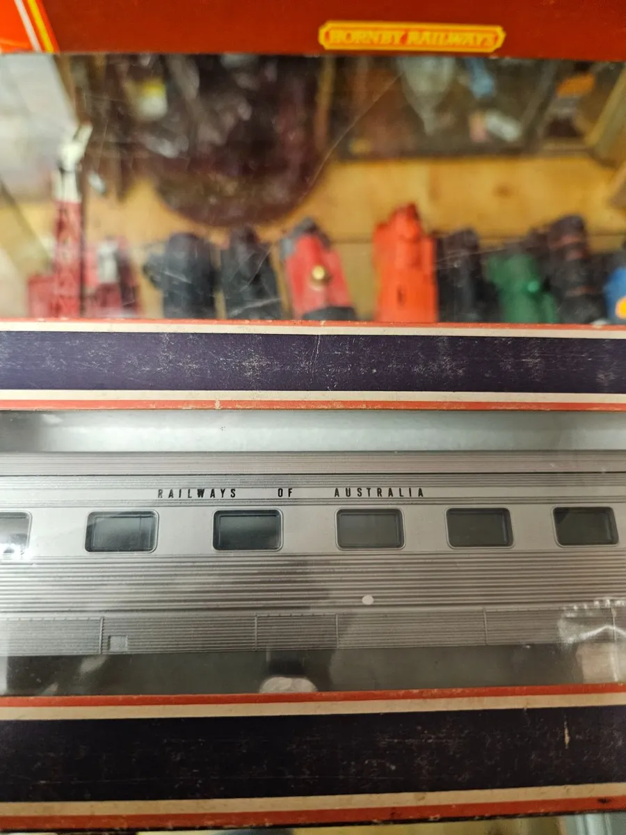 Hornby Lima OO Gauge Carraige - Image 2