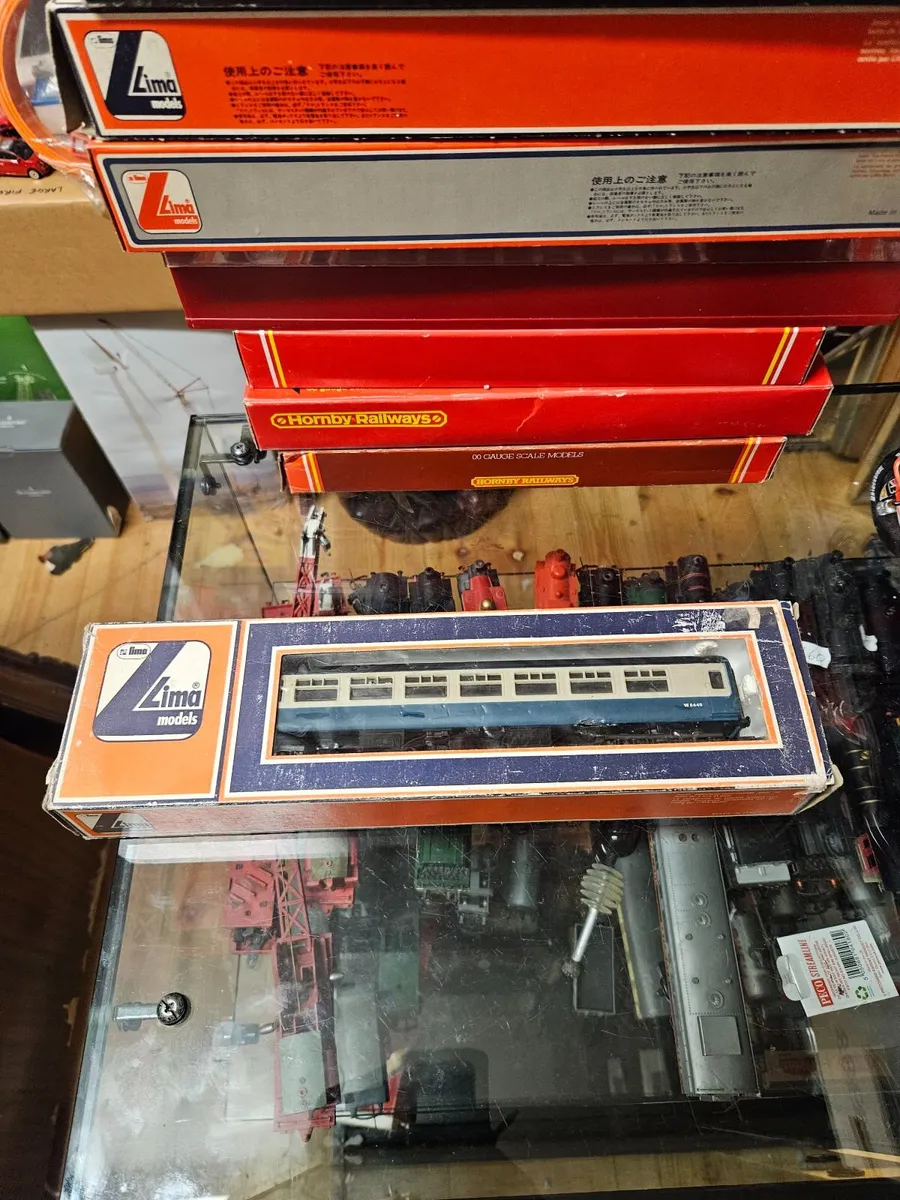 Hornby Lima OO Gauge Carraige