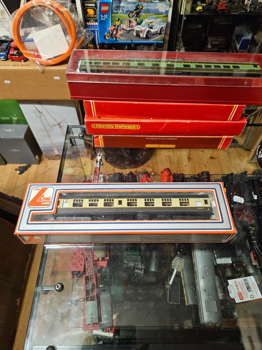 Hornby Lima OO Gauge Carraige