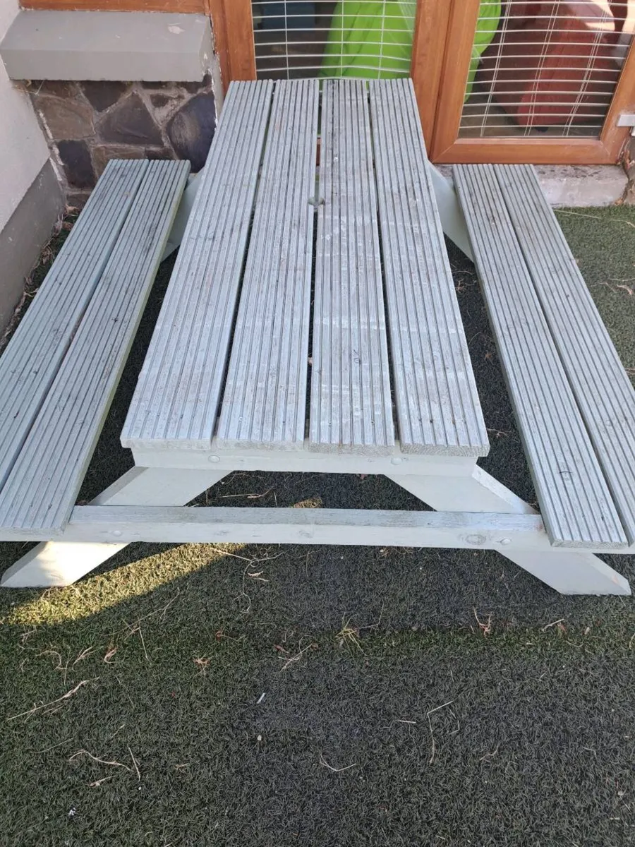 Garden benches - Image 1