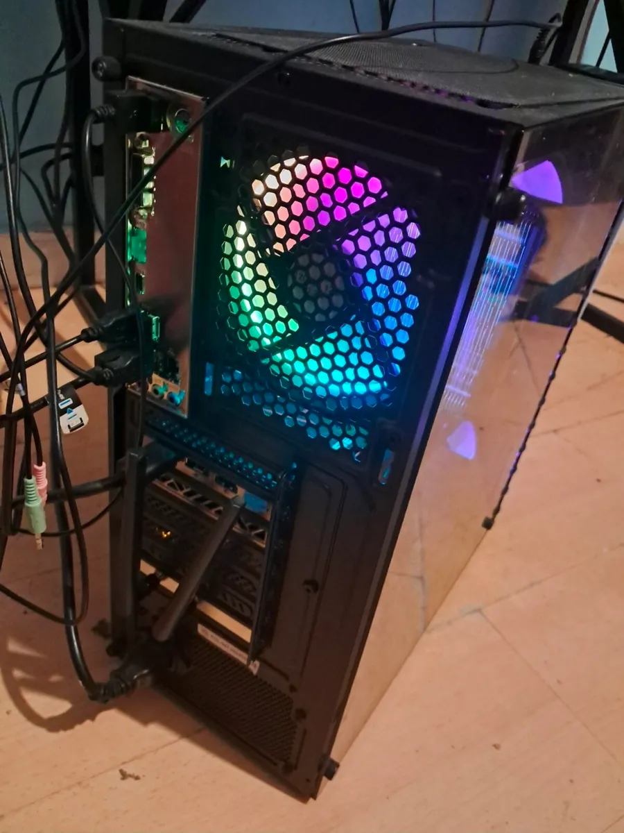 Gaming tower - Image 3
