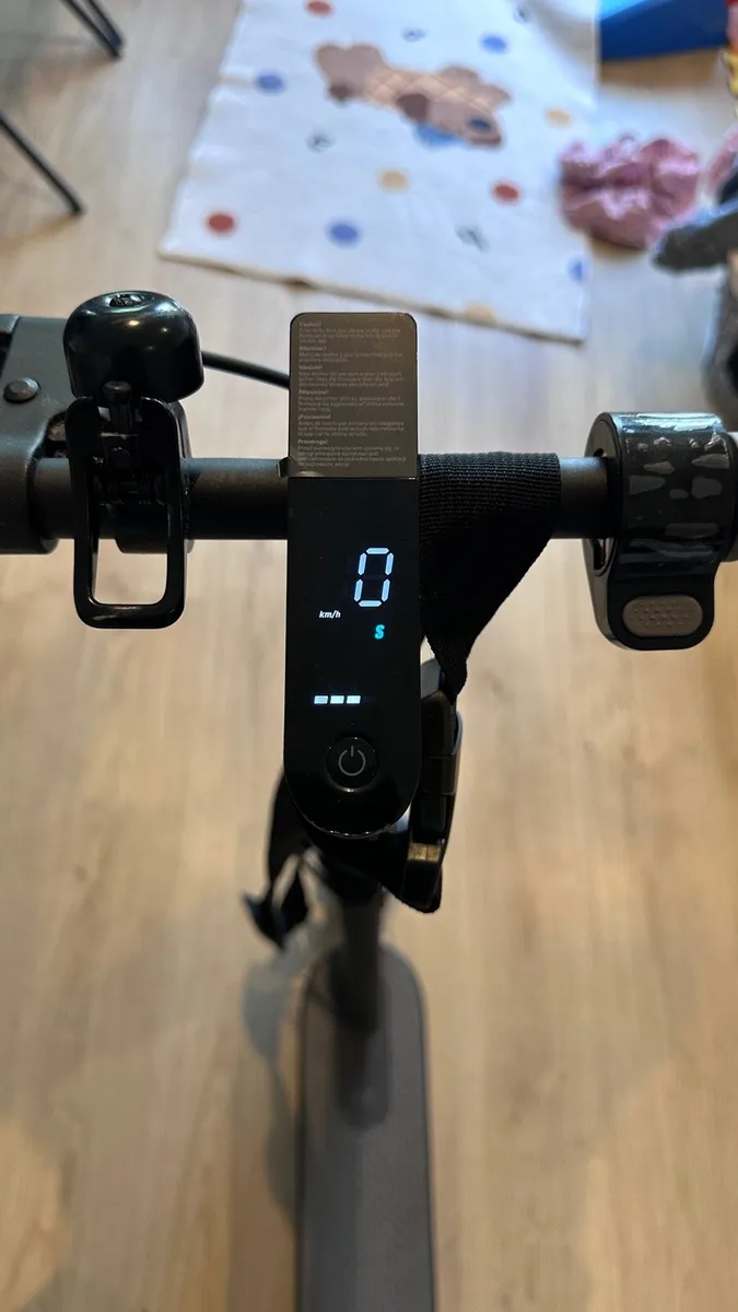 Xiaomi 1S Electric Scooter – Excellent Condition - Image 1