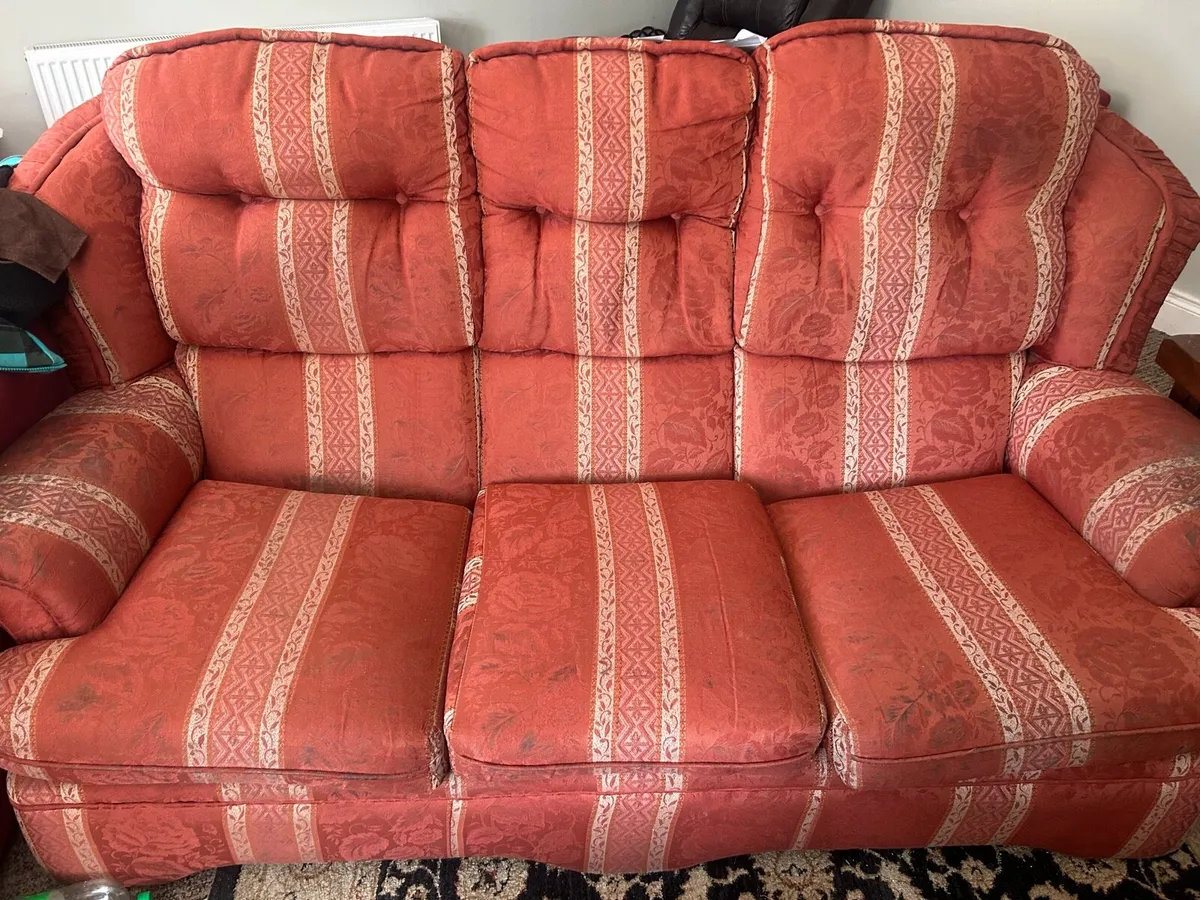 Couch and 2 arm chairs - Image 1