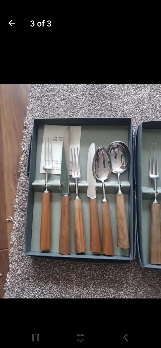 Cutlery with walnut handles - Image 3