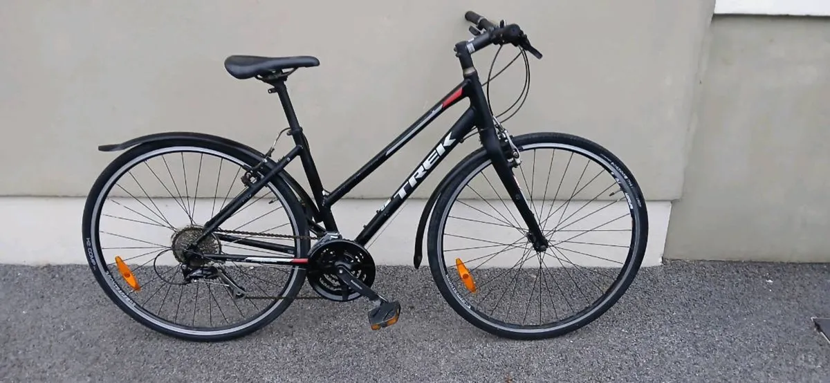 Ladies bicycle - Image 1