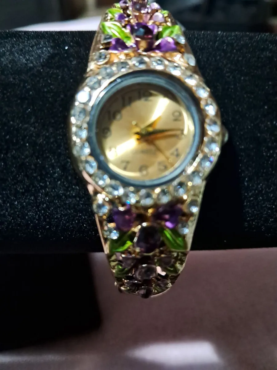 Jewellery - Image 1