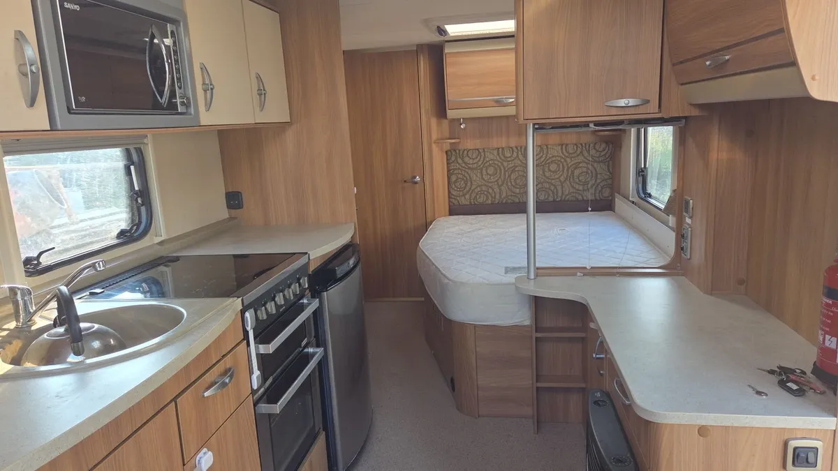 Swift Challenger 620 Caravan 4 berth - Image 4