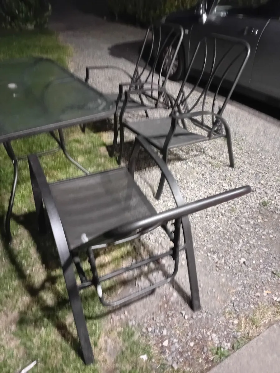 Garden table and chairs - Image 2