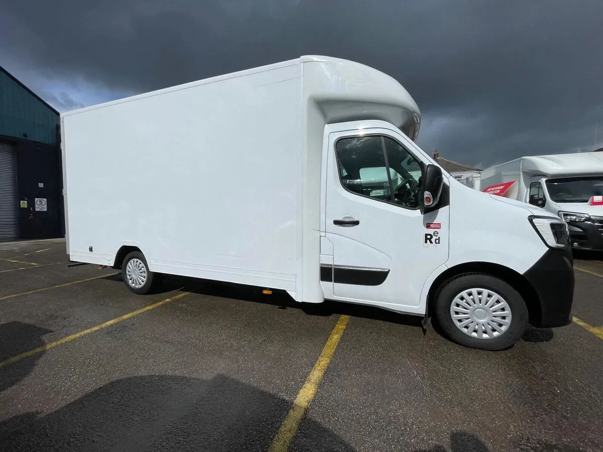 VB - 2024 Renault Master Luton Low Loader Van - Image 1