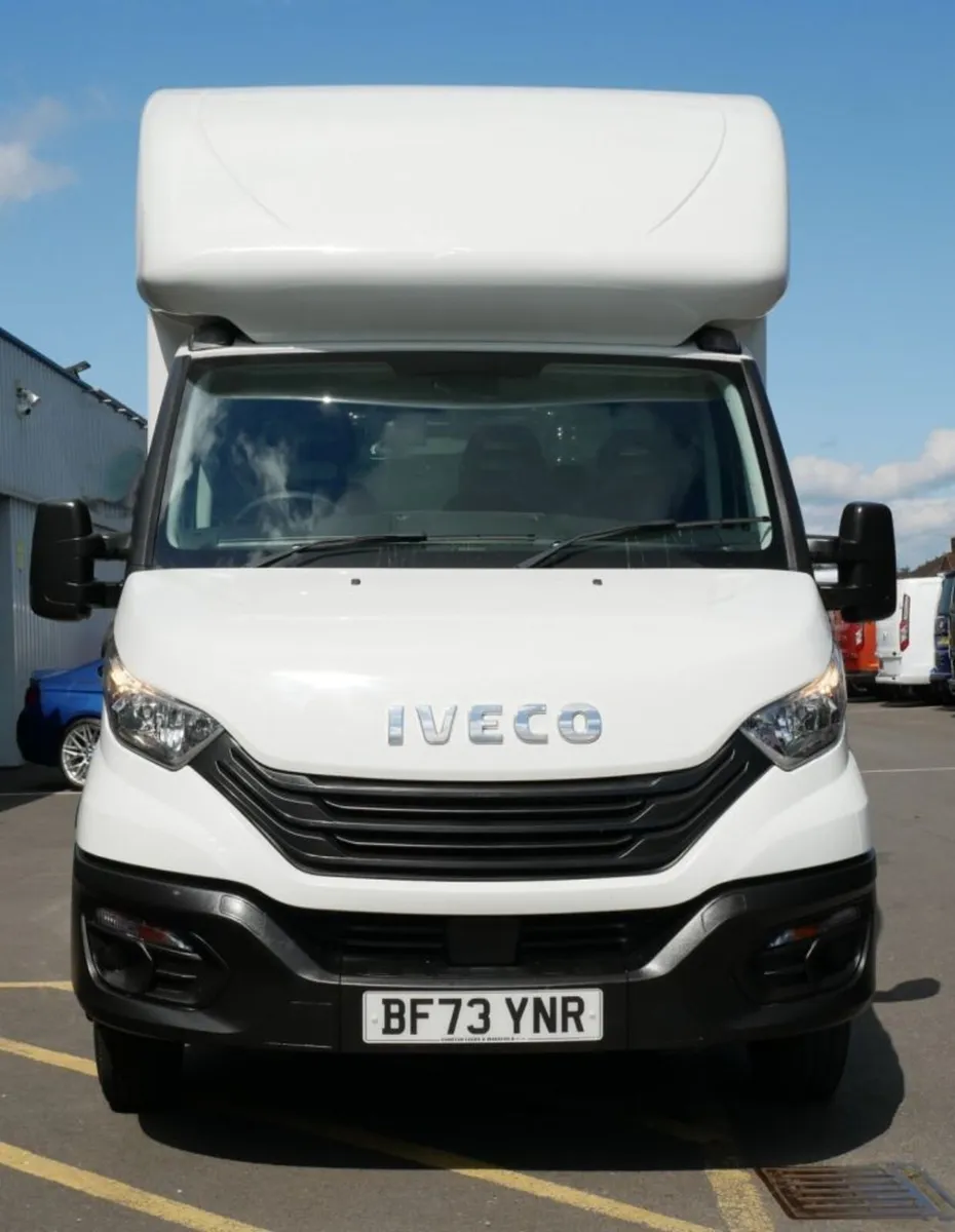 VB - 2023 Iveco Daily Luton Box Van - Image 4