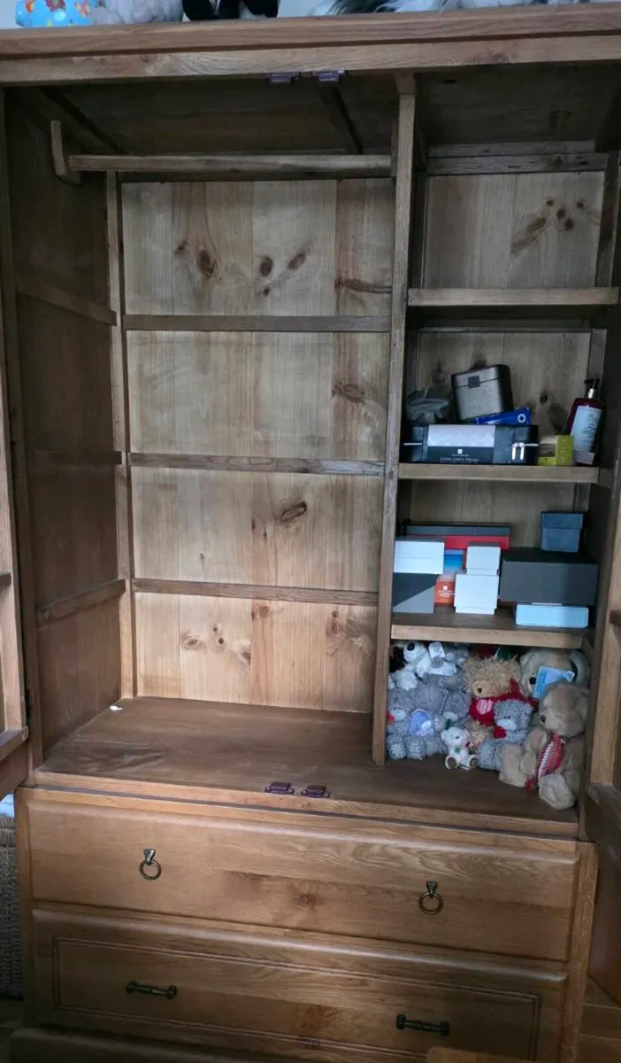 Solid wood Wardrobe - Image 1