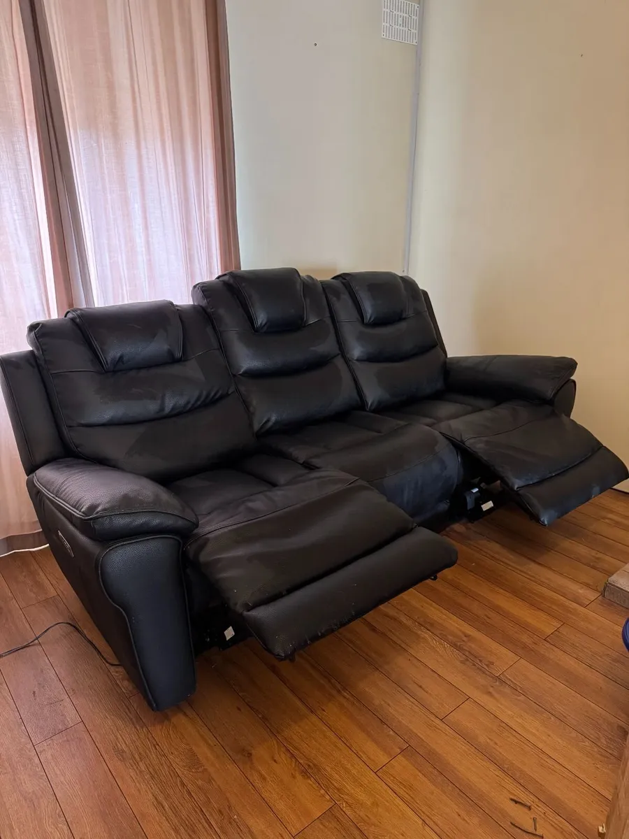 Two  leather suites  / Table with eight chairs - Image 1