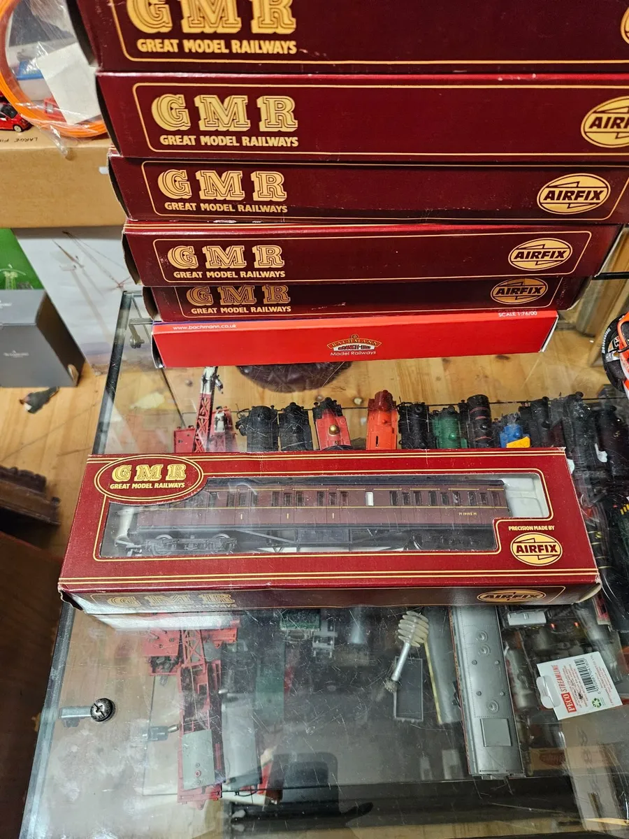 Hornby Airfix OO Gauge Carraige