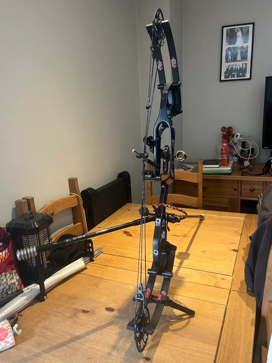 Pse citation 36 left handed target bow - Image 1