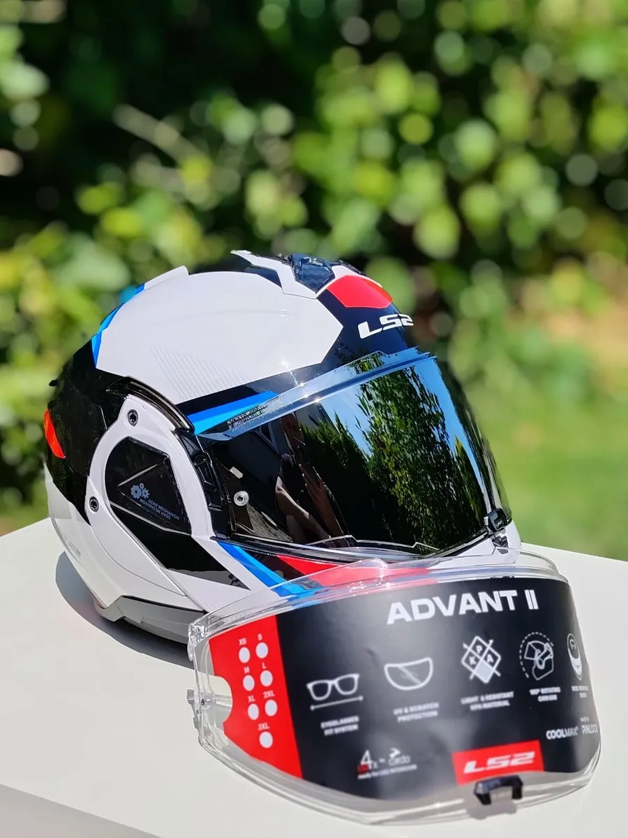 Motorcycle helmet - Image 1