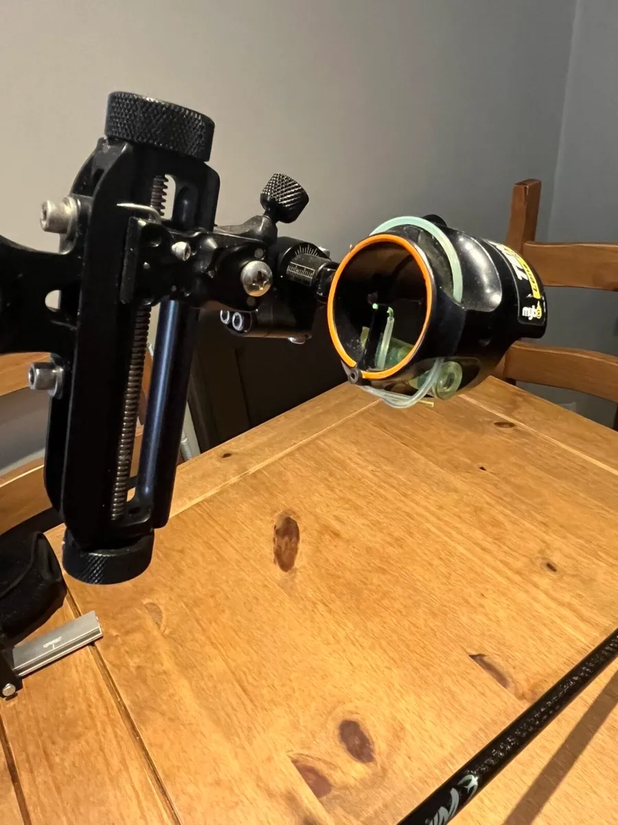 Pse citation 36 left handed target bow - Image 2