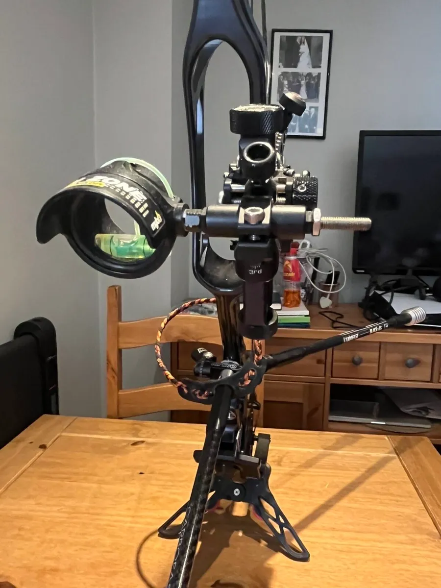 Pse citation 36 left handed target bow - Image 3