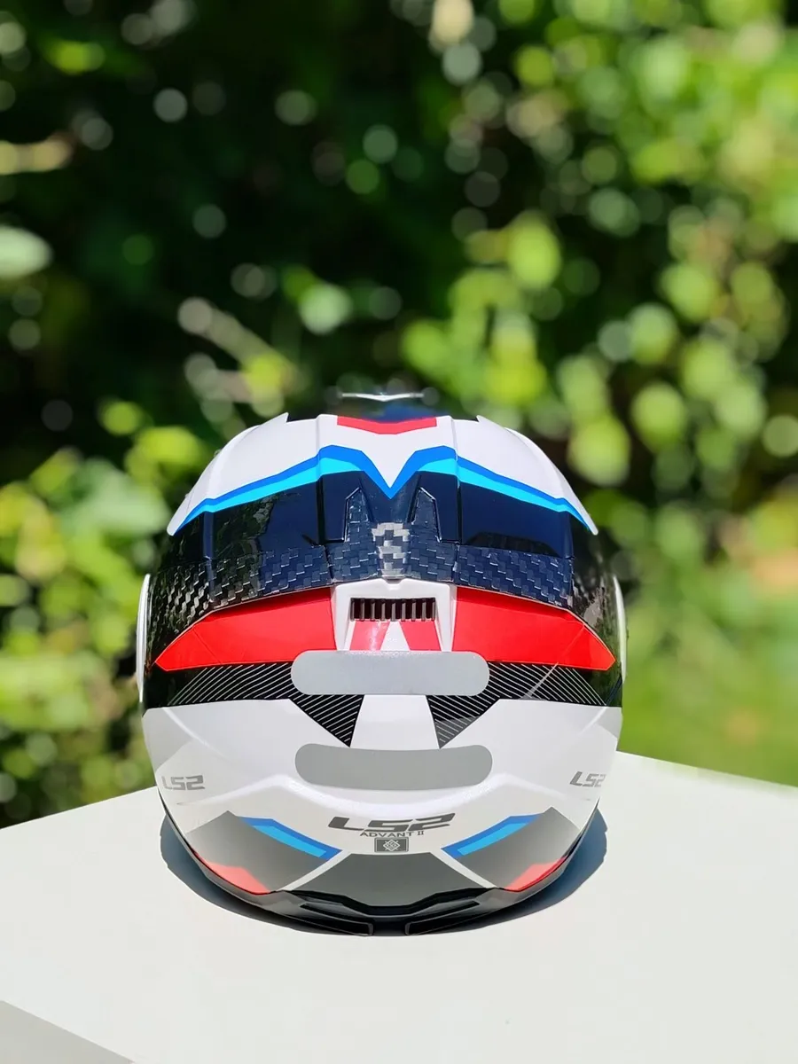 Motorcycle helmet - Image 4