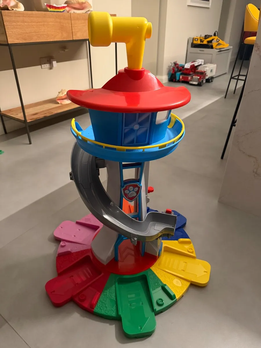 Paw Patrol Lookout Tower - Image 1