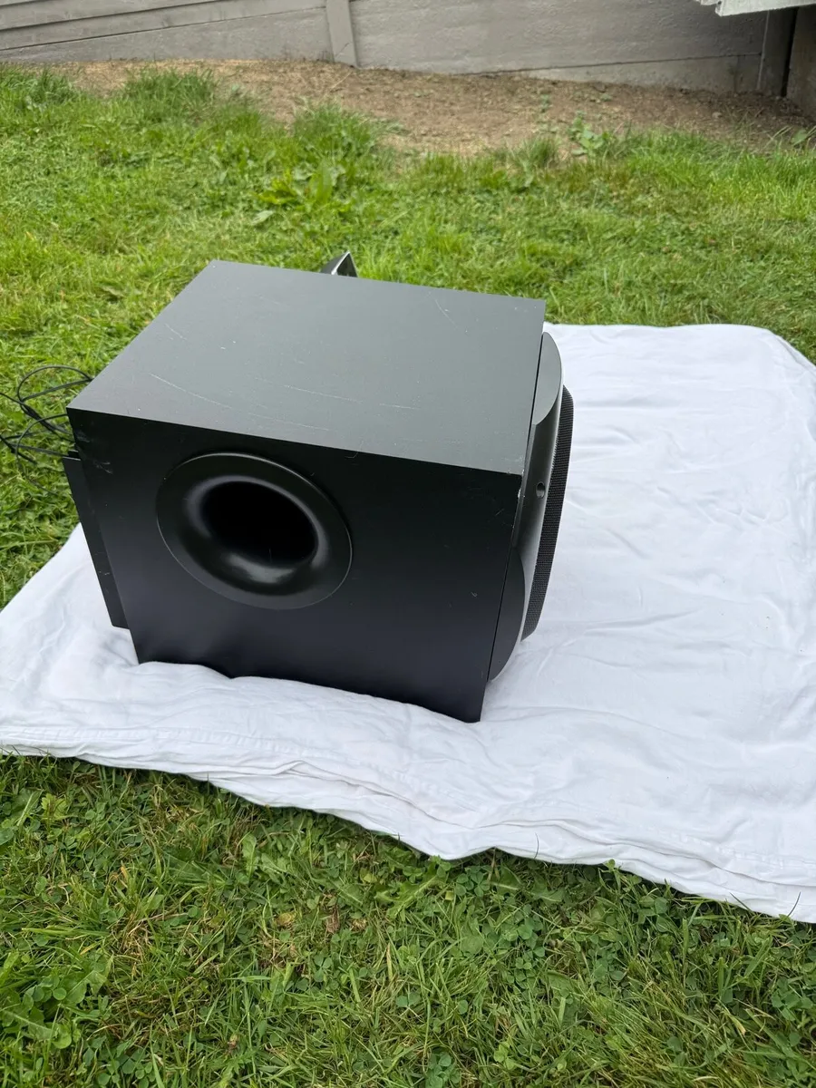 Logitech Subwoofer & 5 Speakers - Image 3