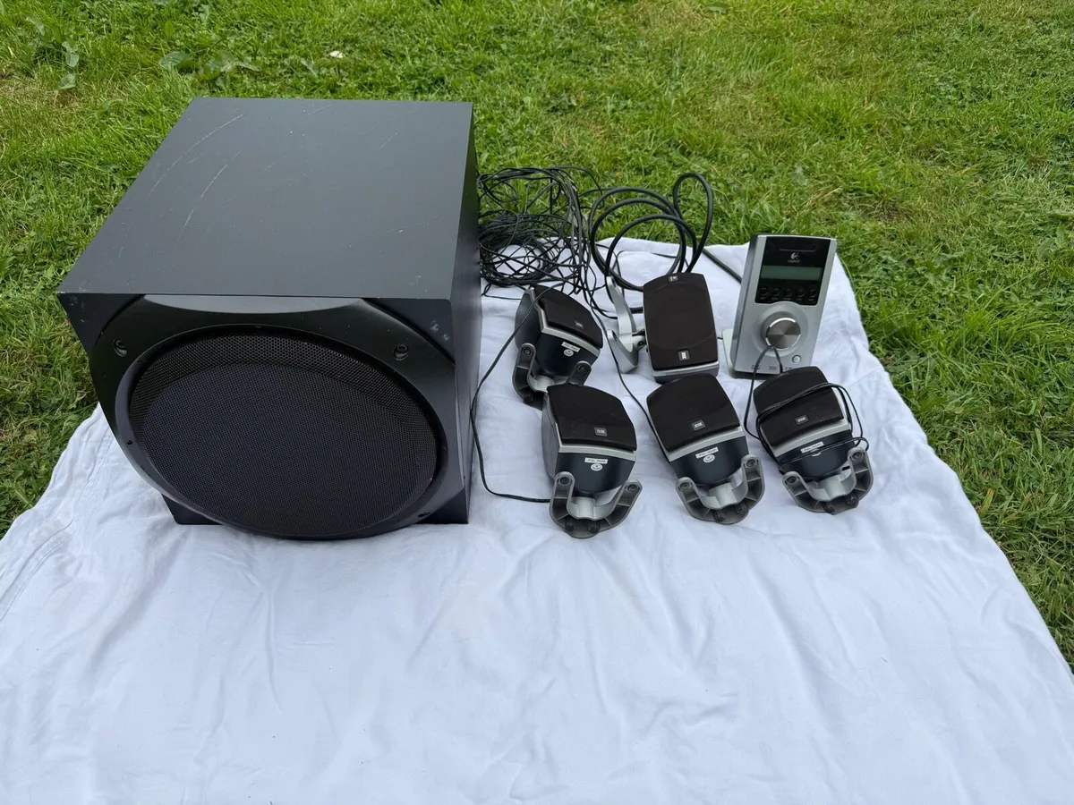 Logitech Subwoofer & 5 Speakers - Image 2