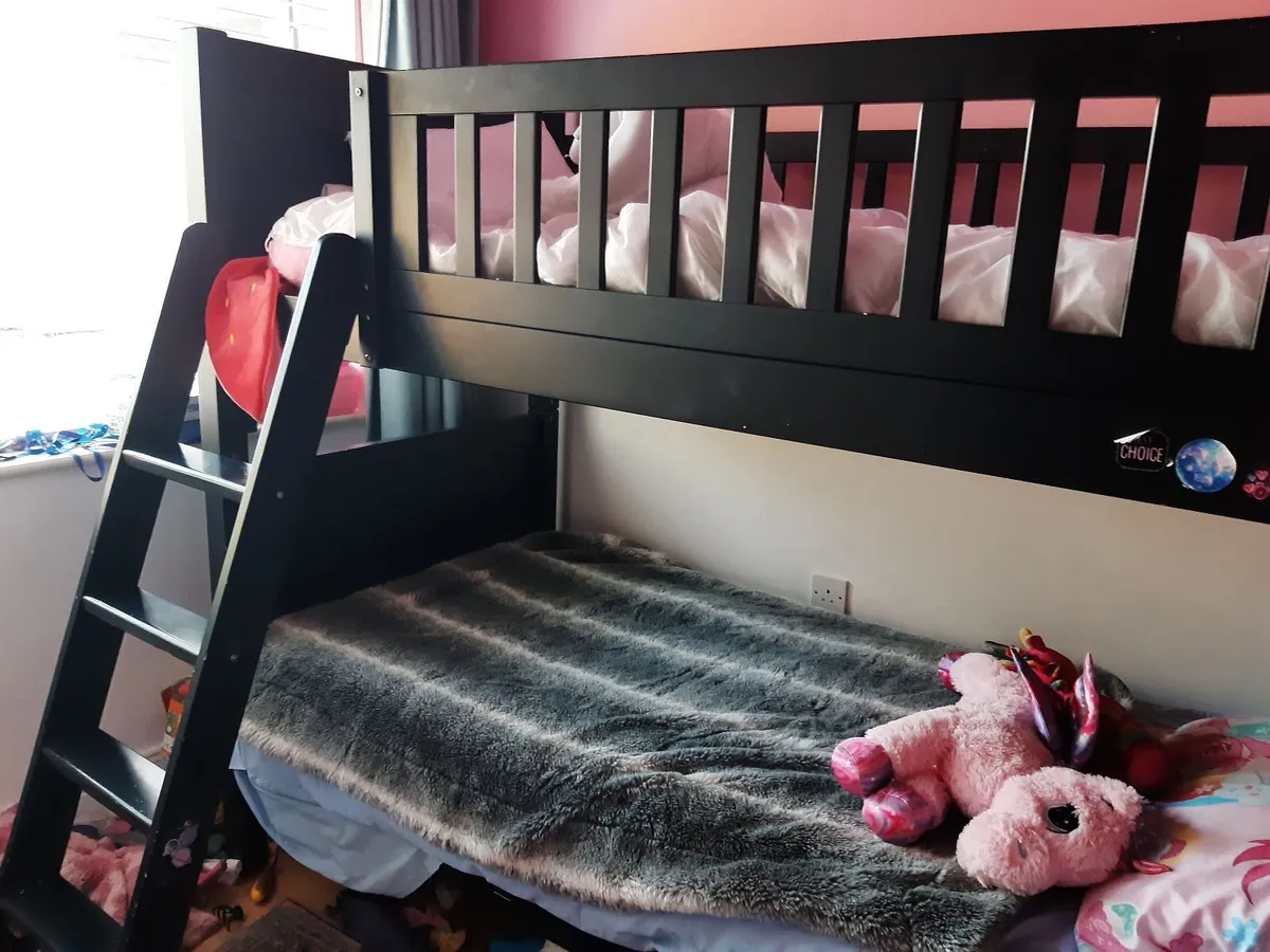 Bunkbeds - Image 1