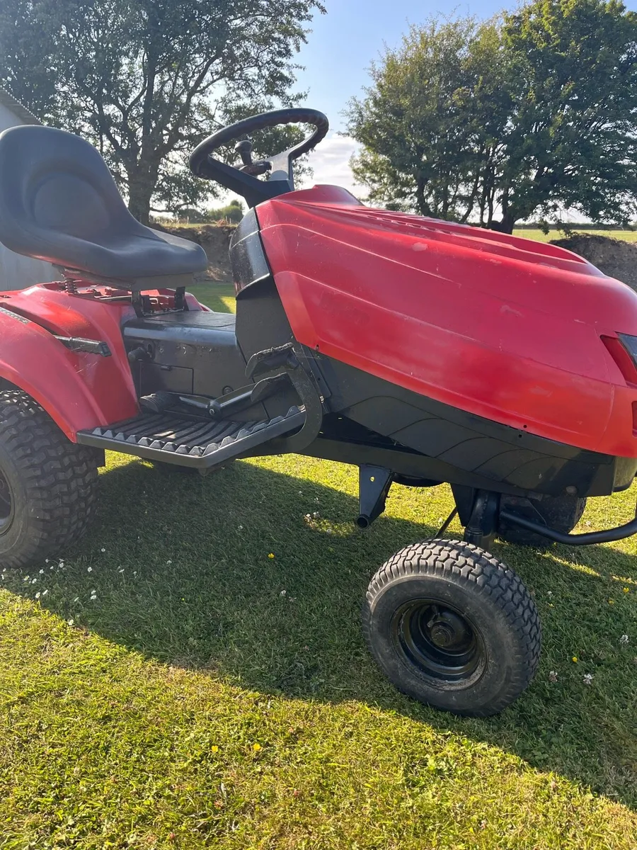 Garden tractor - Image 1