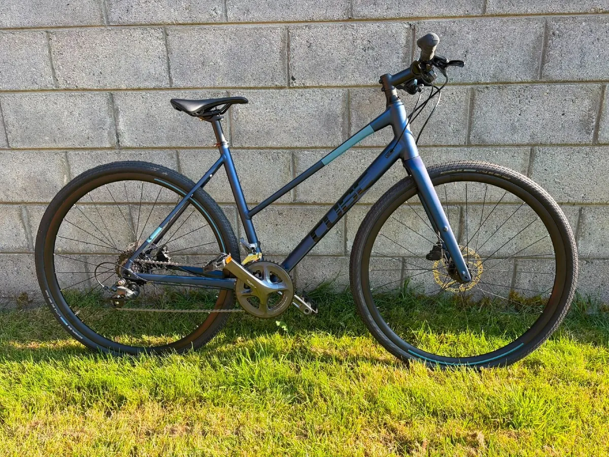 Men's & Ladies Bikes *Like New, Never Used* - Image 2