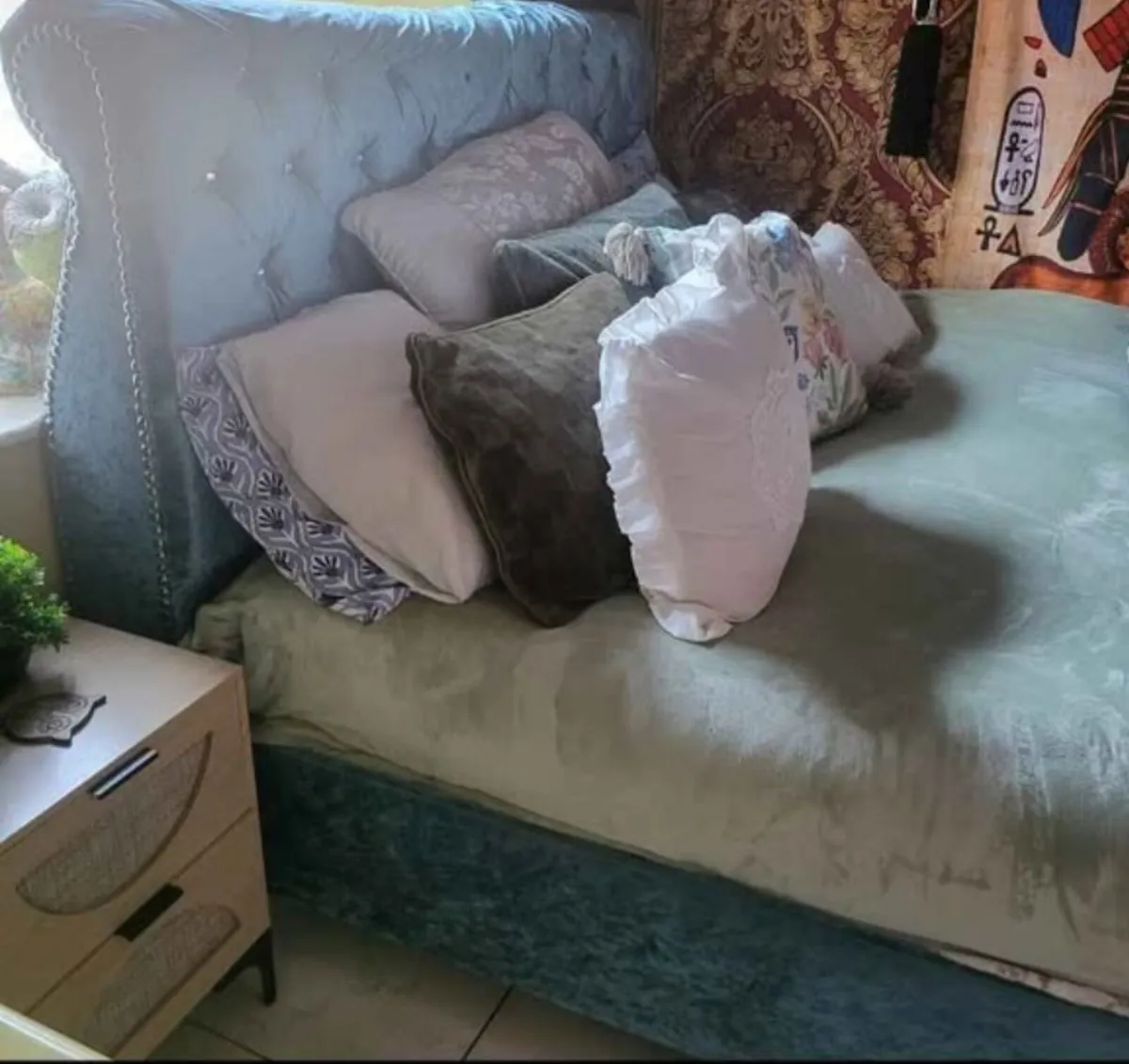 King size bed