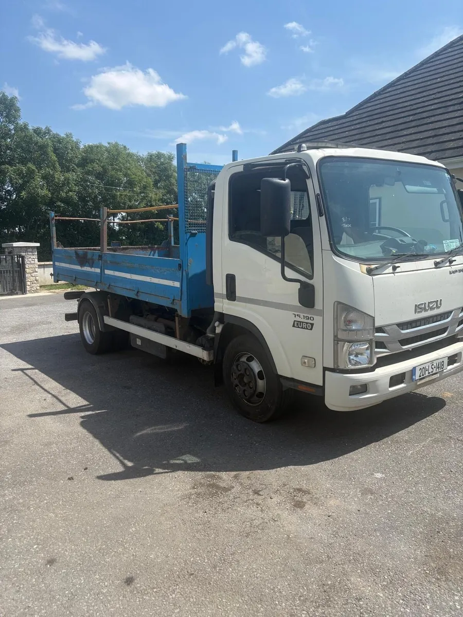 Isuzu 7.5 tonne tipper - Image 1