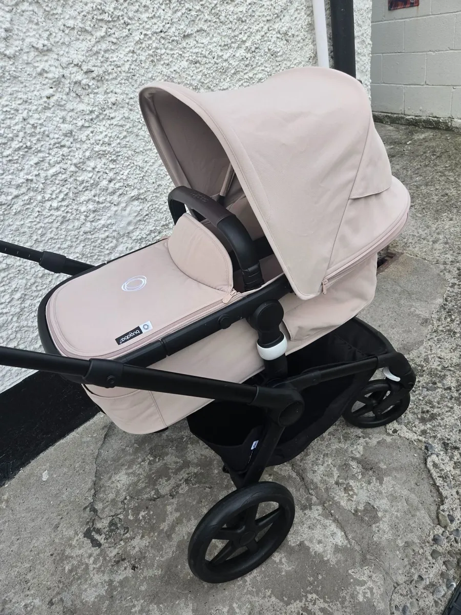 Bugaboo Fox 5 ( Basically Brand New) - Image 1