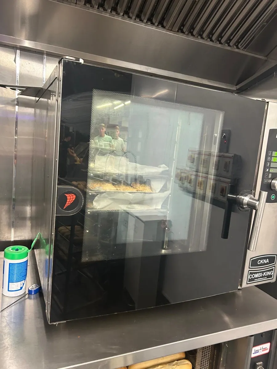 Oven and fryer - Image 2