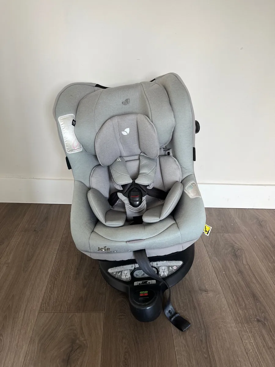 Car seat - Image 1