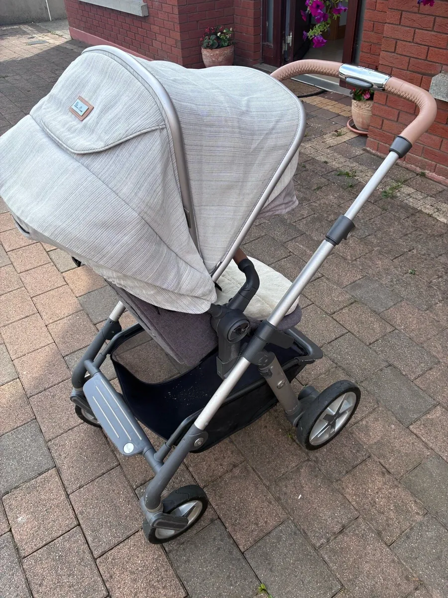 Silver cross Buggy & Bassinet - Image 3