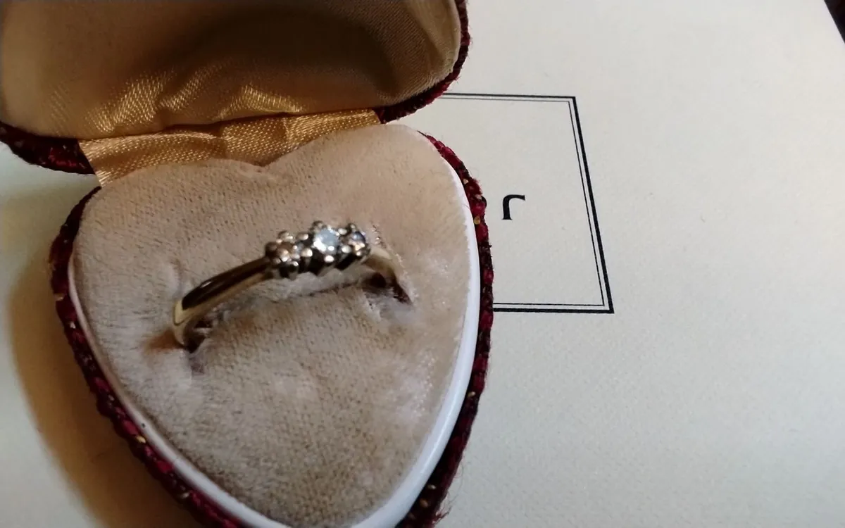 9ct yellow gold & platinum diamond trilogy ring 0 - Image 2