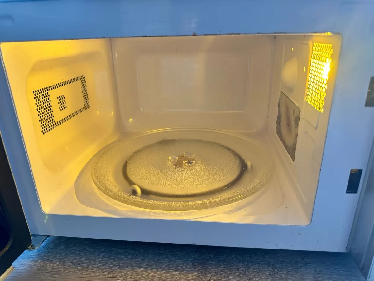 Dimplex Digital Microwave 20L 800W Silver - Image 3