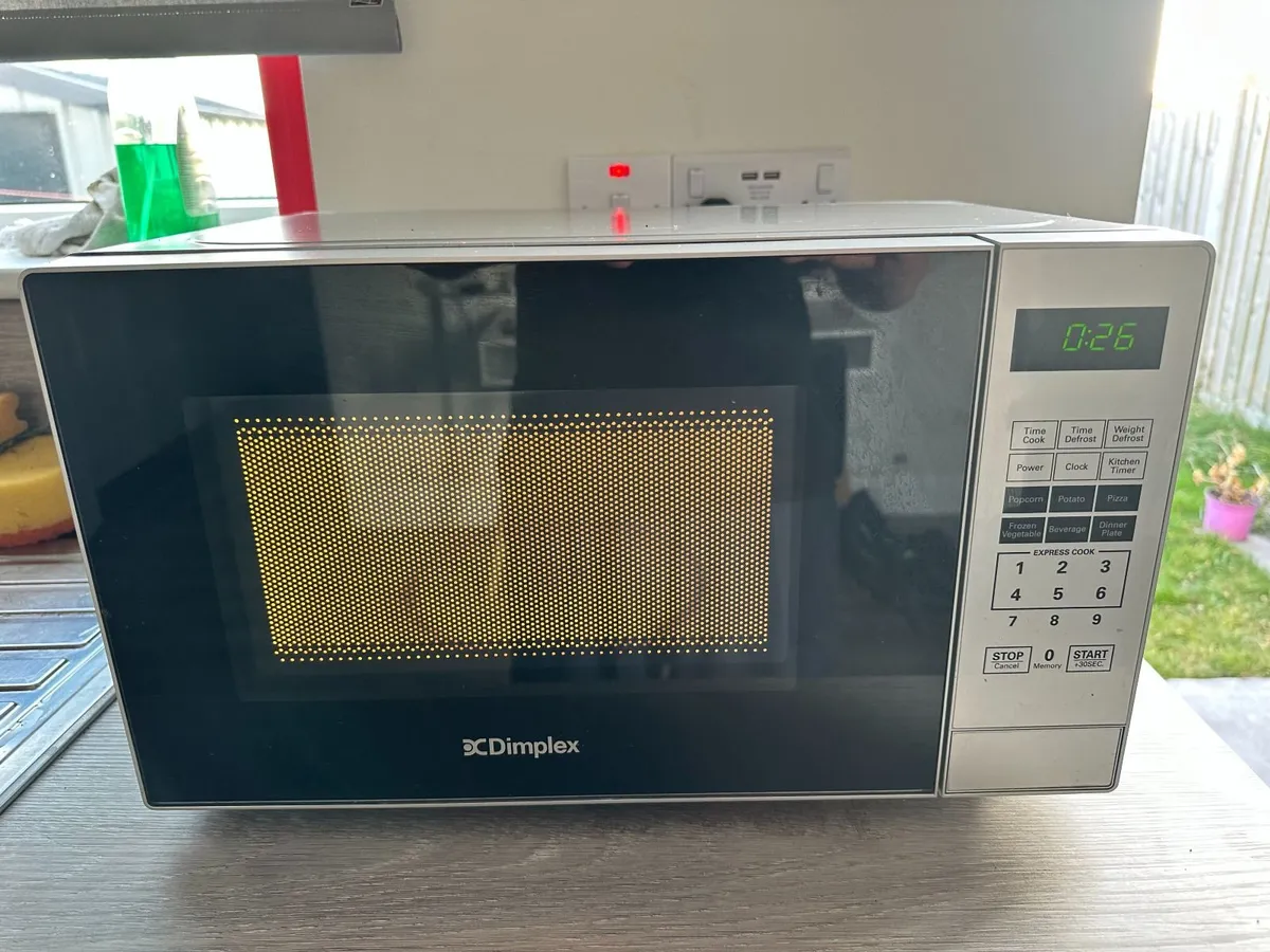 Dimplex Digital Microwave 20L 800W Silver - Image 1