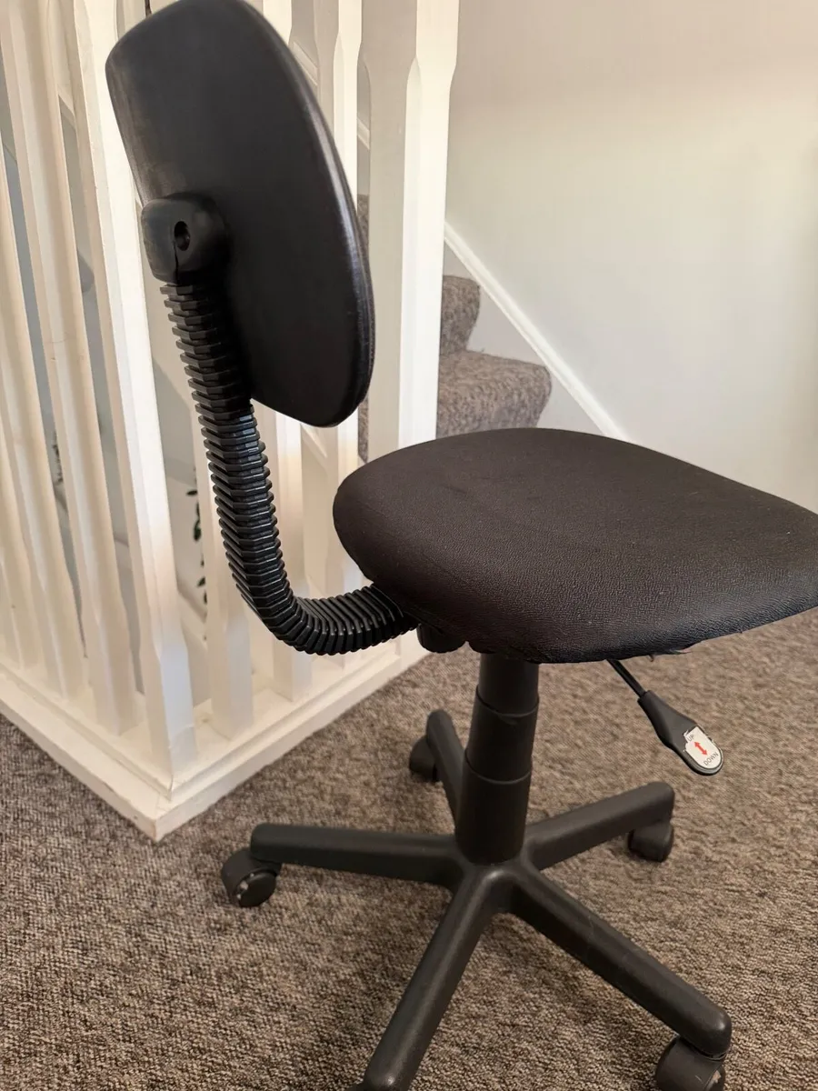 Desk chair - Image 1