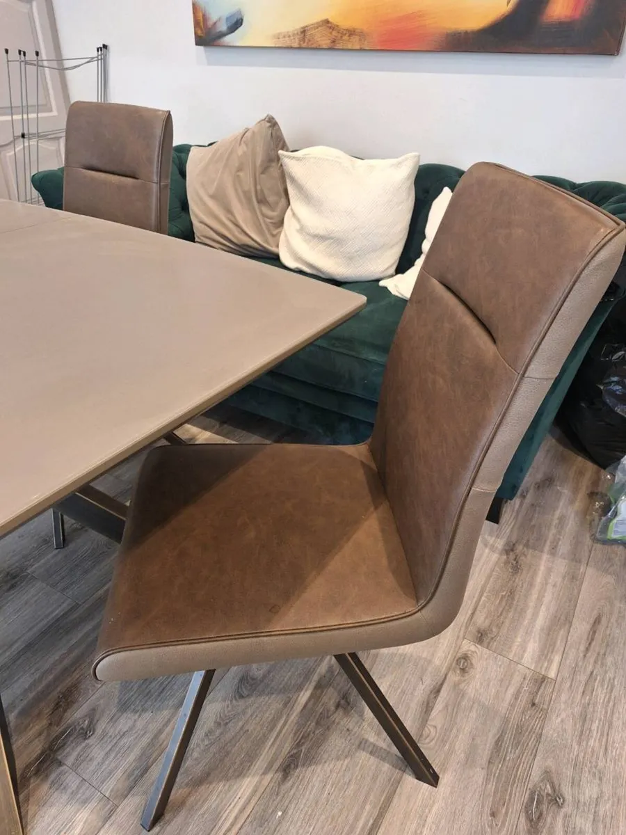 Kitchen Table & Chairs - Image 3