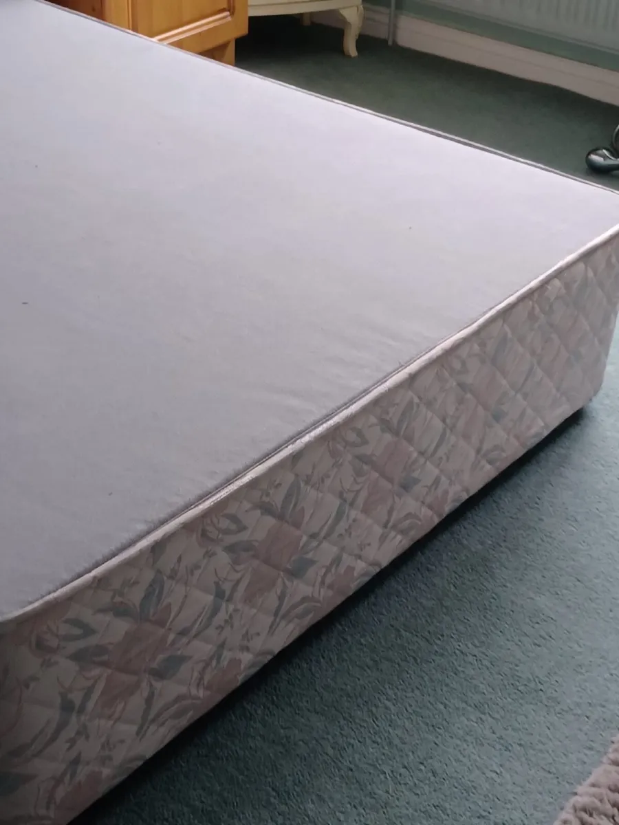 Double bed - Image 2