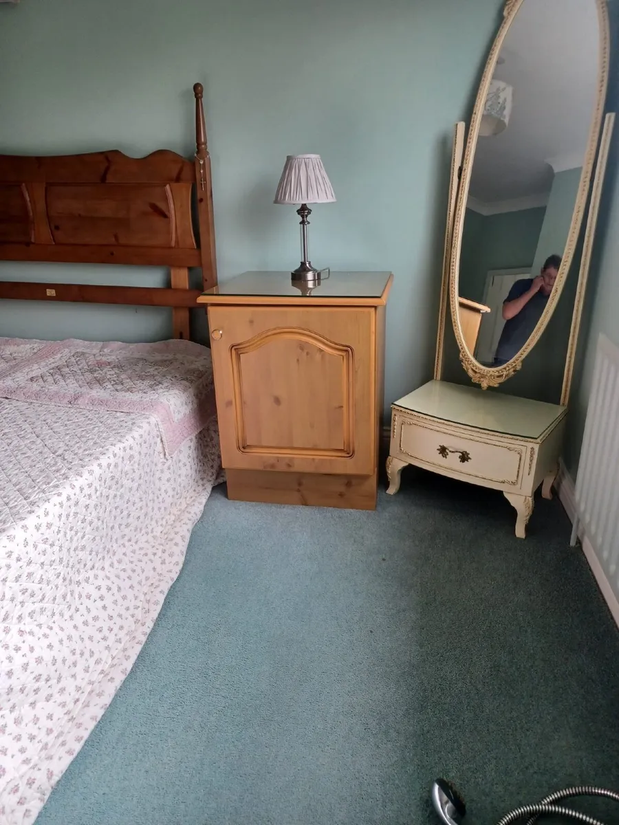 Chest of drawers and matching mirror - Image 2