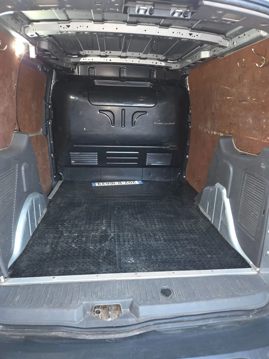 Ford Transit 2020 - Image 2