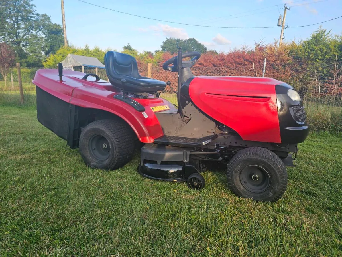 Ride on lawnmower - Image 2