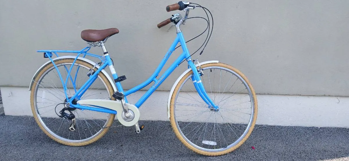 Ladies bicycle - Image 4