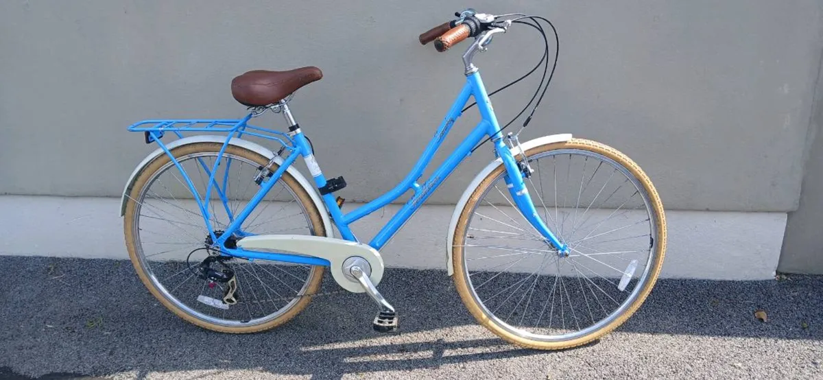 Ladies bicycle - Image 1
