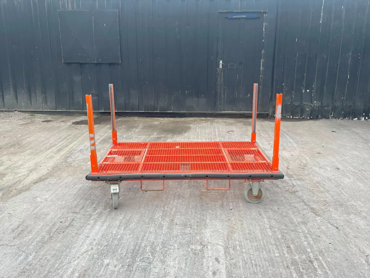 Mesh Deck Platform Trolley with Corner Posts – War - Image 2