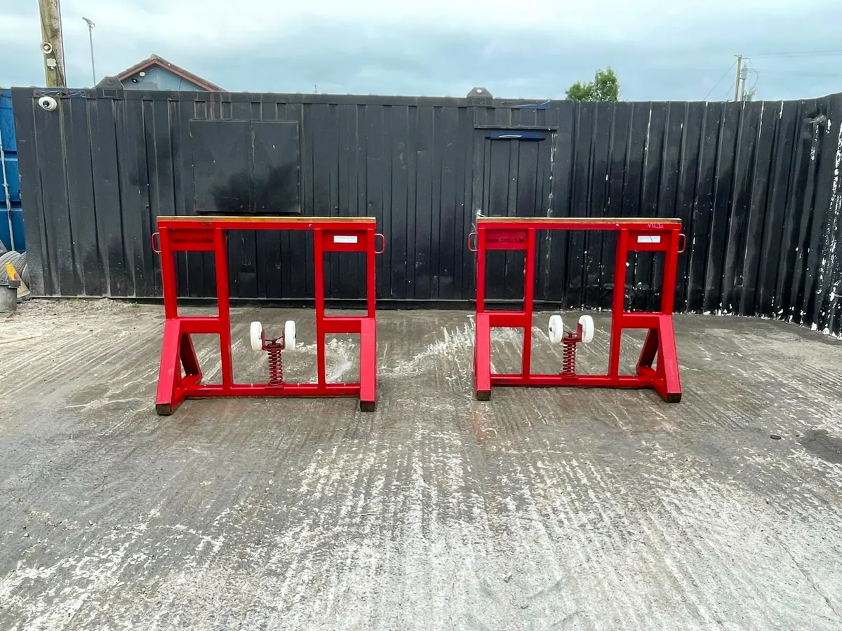 Container Support Trestle Stand with Spring Roller - Image 2